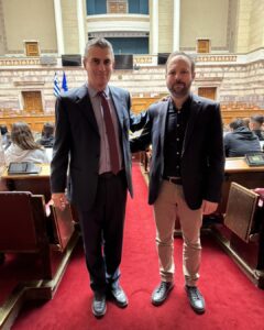 Read more about the article Χρίστος Δήμας & Γιώργος Ψυχογιός, υποδέχονται στη σήμερα στη Βουλή των Ελλήνων τους μαθητές & εκπαιδευτικούς από το 2ο Λύκειο Κορίνθου.