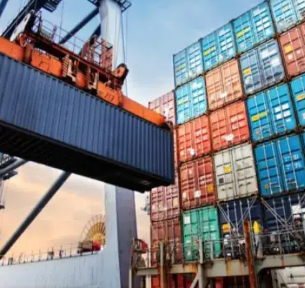 Πόλεμος στη Μέση Ανατολή: Σημαντικές πιέσεις στις εξαγωγικές επιχειρήσεις – «Καμπανάκι» ΣΕΒΕ για κόστος και ανταγωνιστικότητα